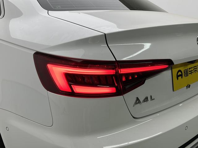 Audi A4 2019 thumb 11