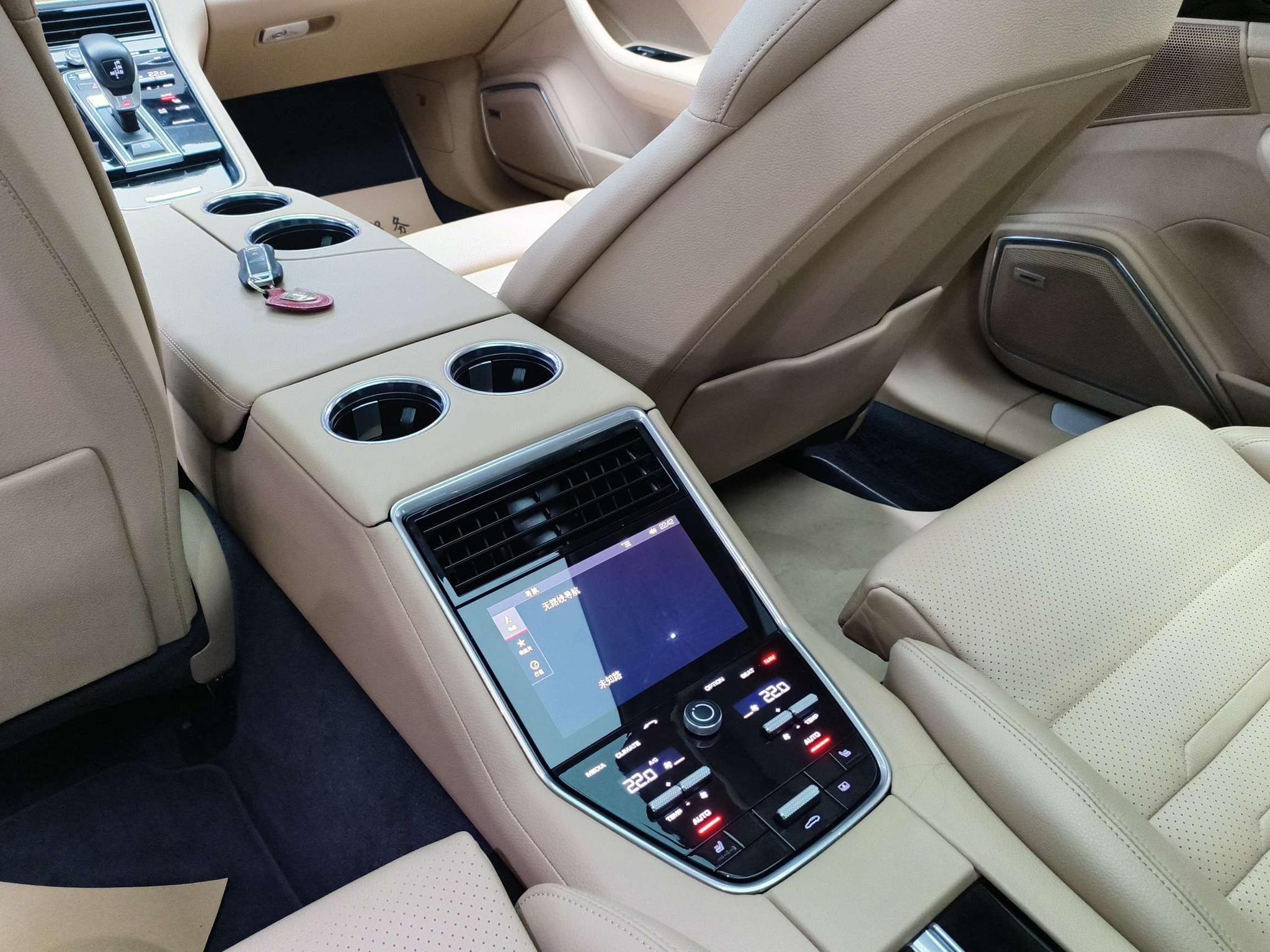 Porsche Panamera 2019 thumb 9