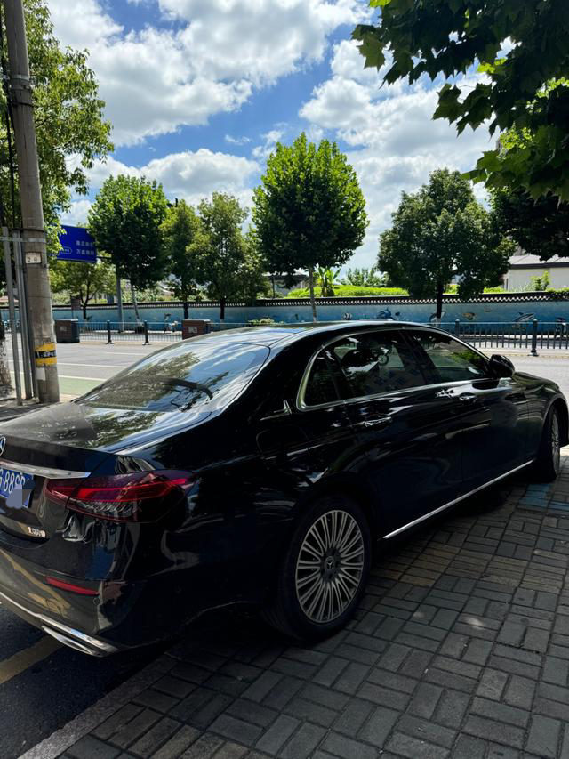 Mercedes-Benz E-Класс 2023 thumb 4