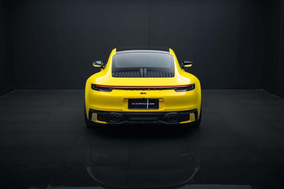 Porsche 911 2022 thumb 3