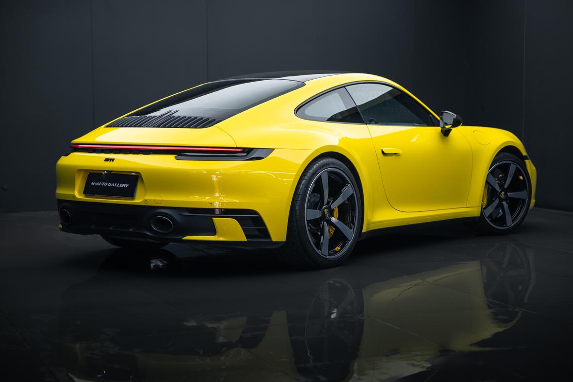 Porsche 911 2022 thumb 4