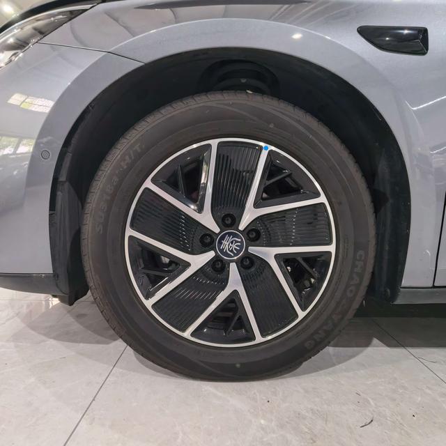 BYD Qin L DM 2025 thumb 2