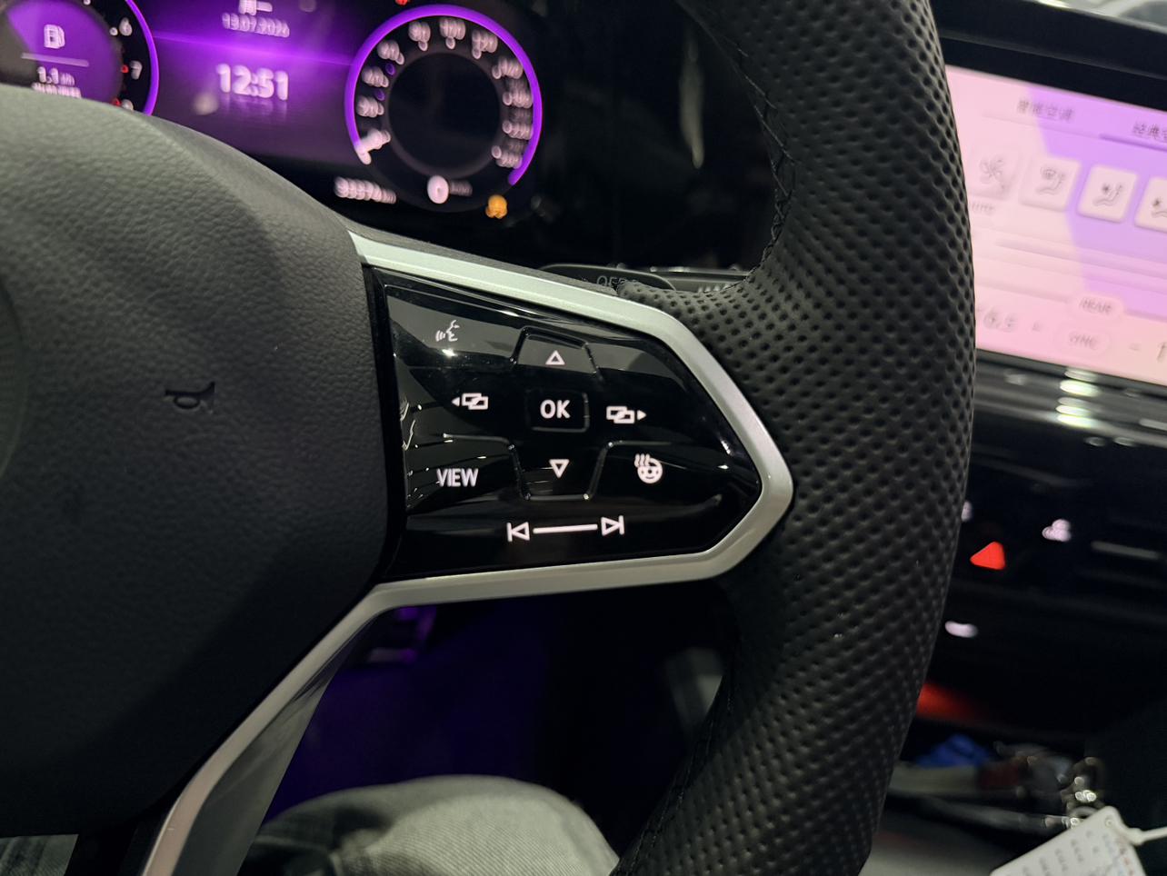Volkswagen Golf Sportsvan 2021 thumb 8