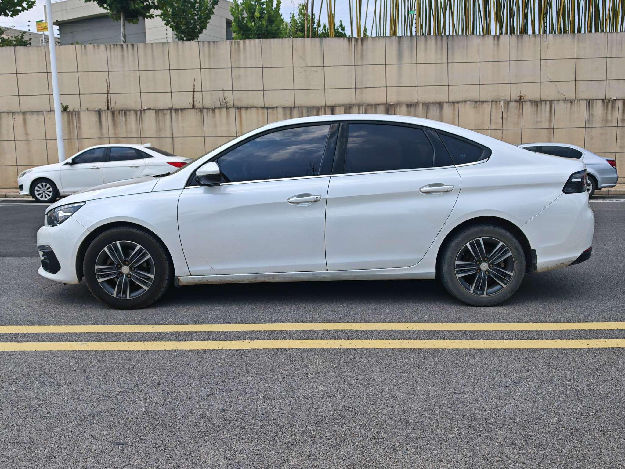 Peugeot 308 2019 thumb 2