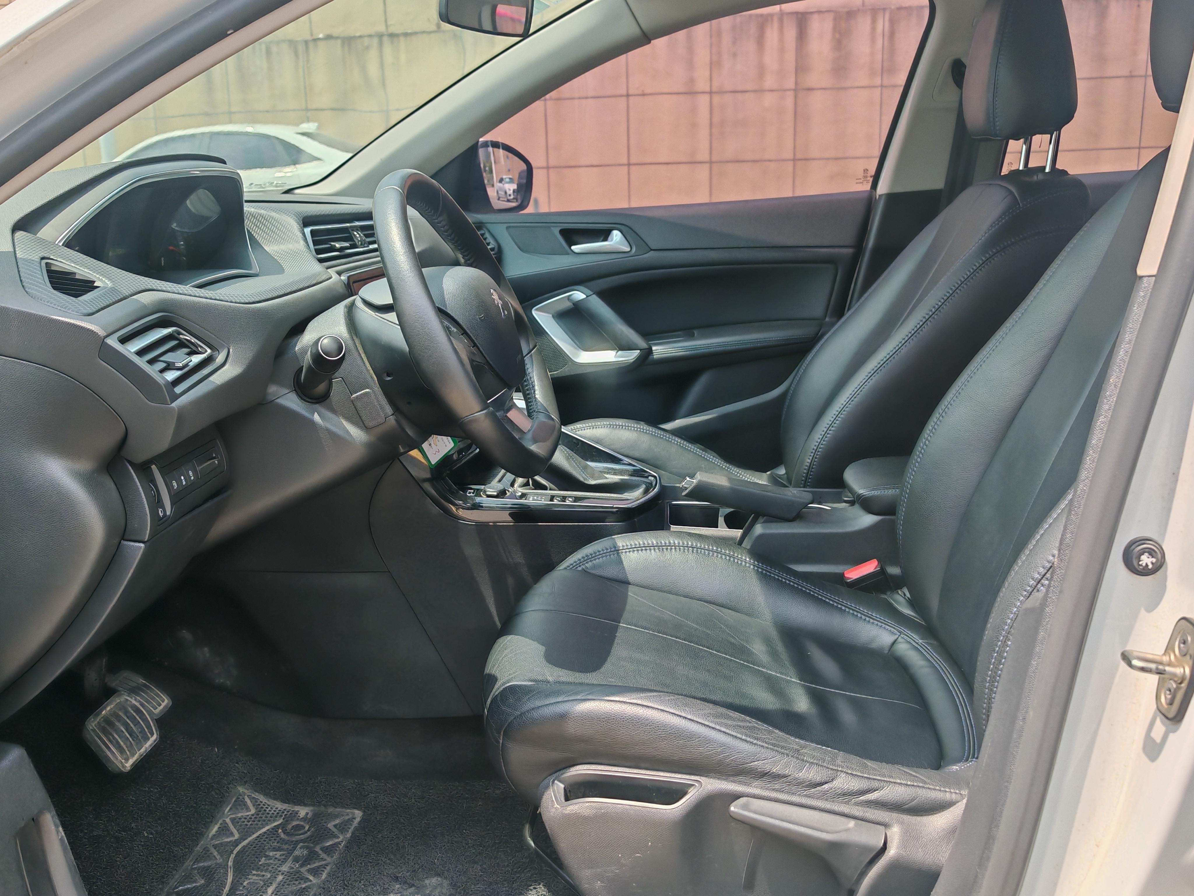Peugeot 308 2019 thumb 7