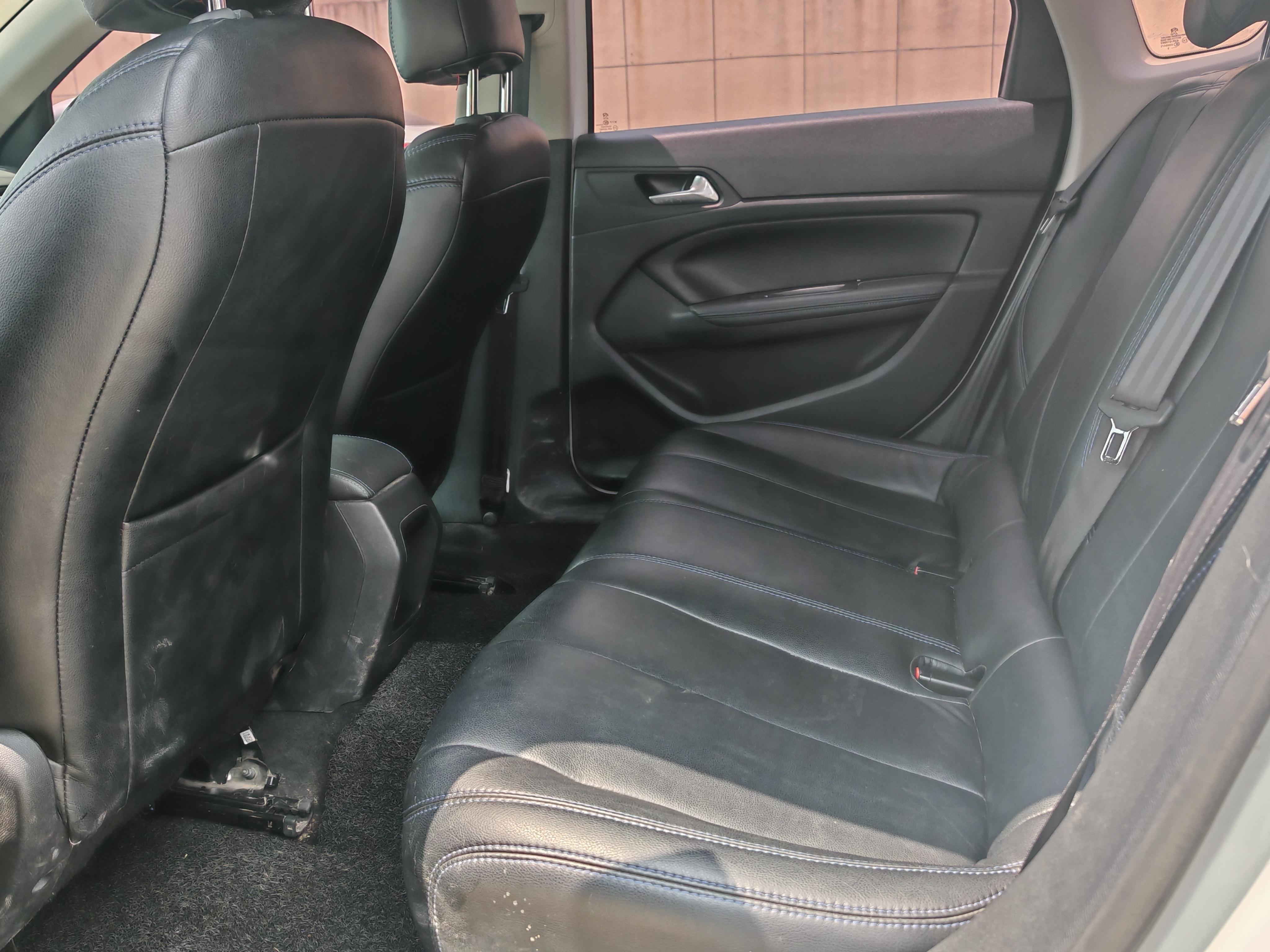 Peugeot 308 2019 thumb 8