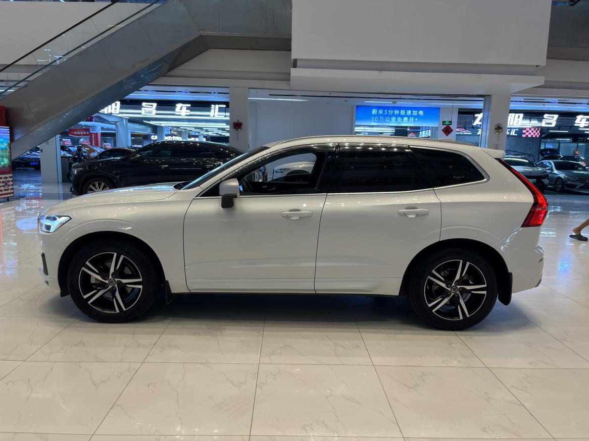 Volvo XC60 2019 thumb 2