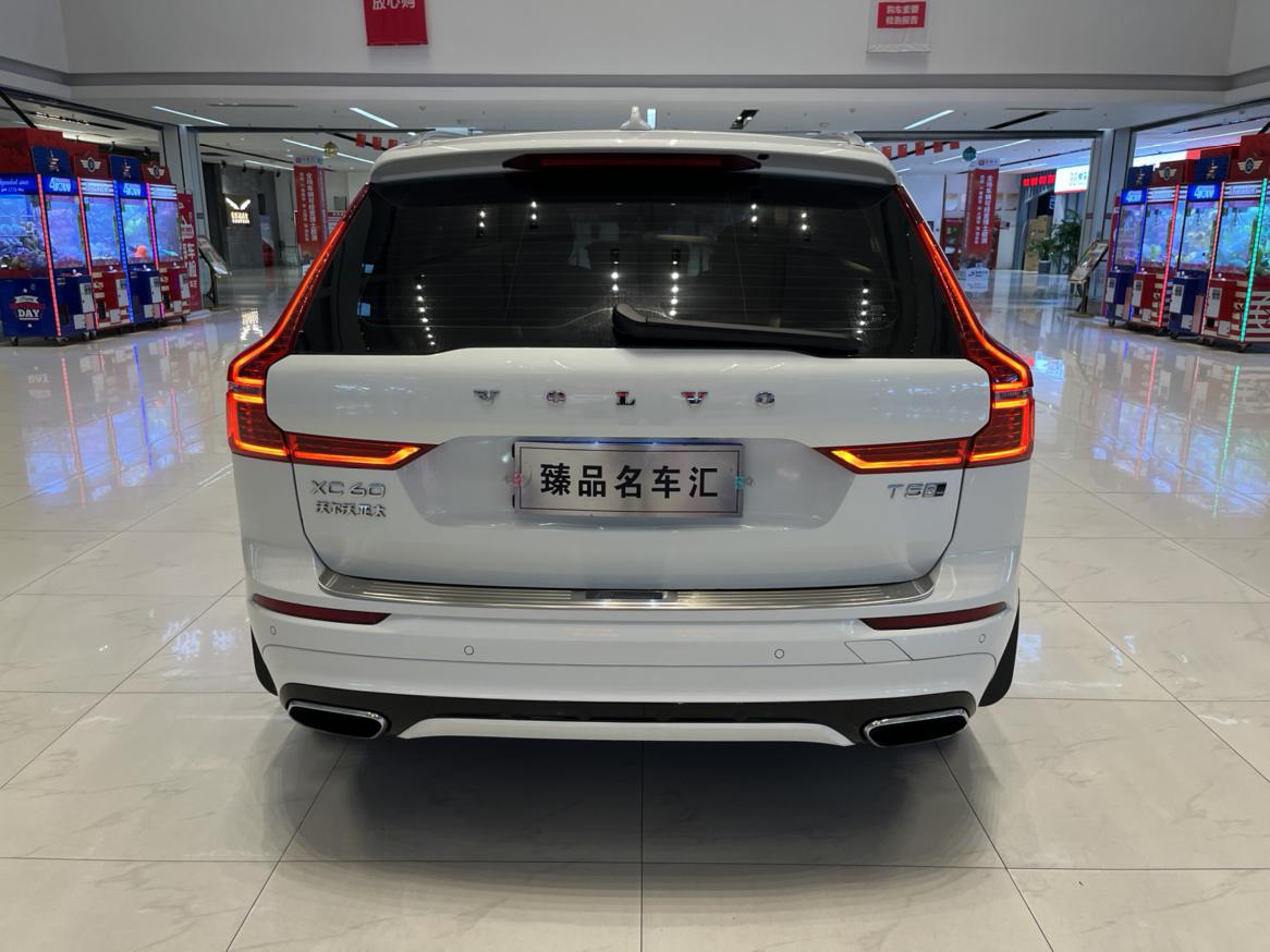 Volvo XC60 2019 thumb 4