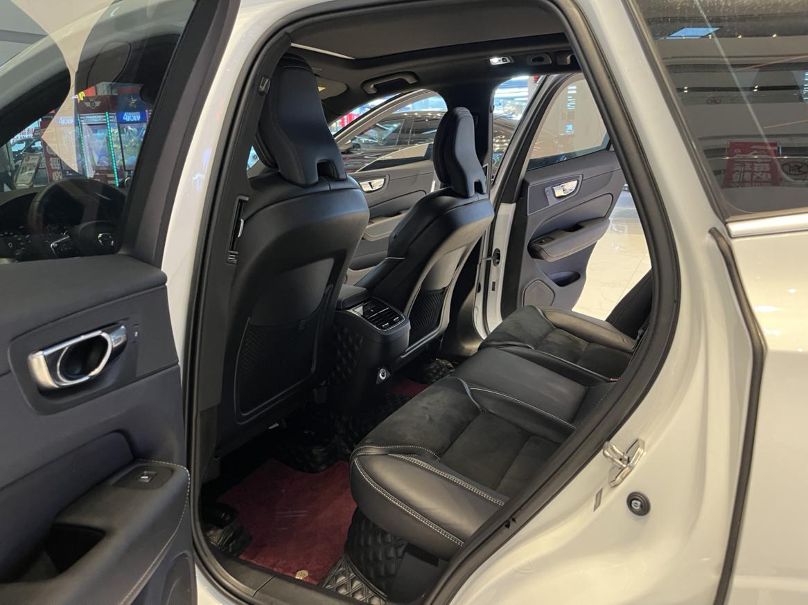 Volvo XC60 2019 thumb 12
