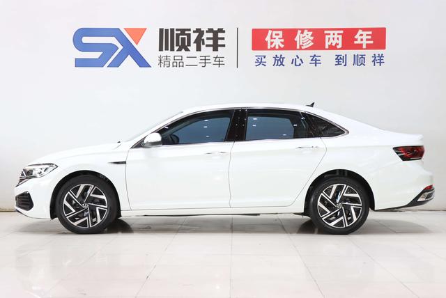 Volkswagen Sagitar 2023 thumb 2