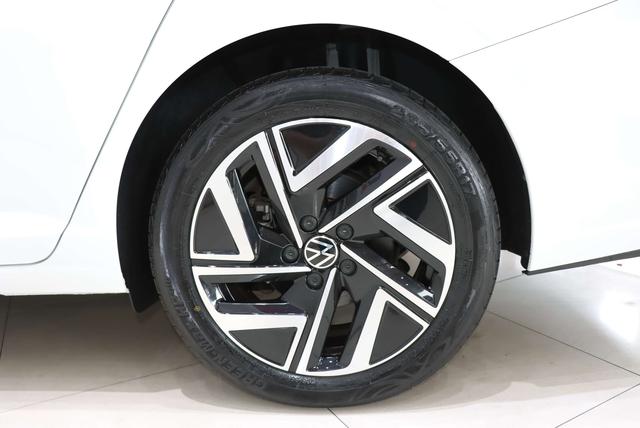 Volkswagen Sagitar 2023 thumb 5