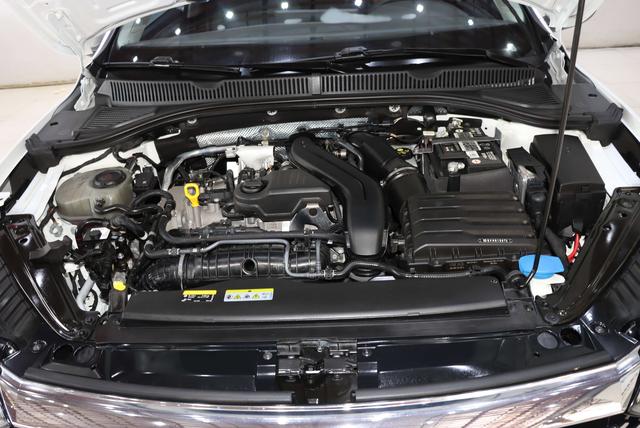 Volkswagen Sagitar 2023 thumb 6