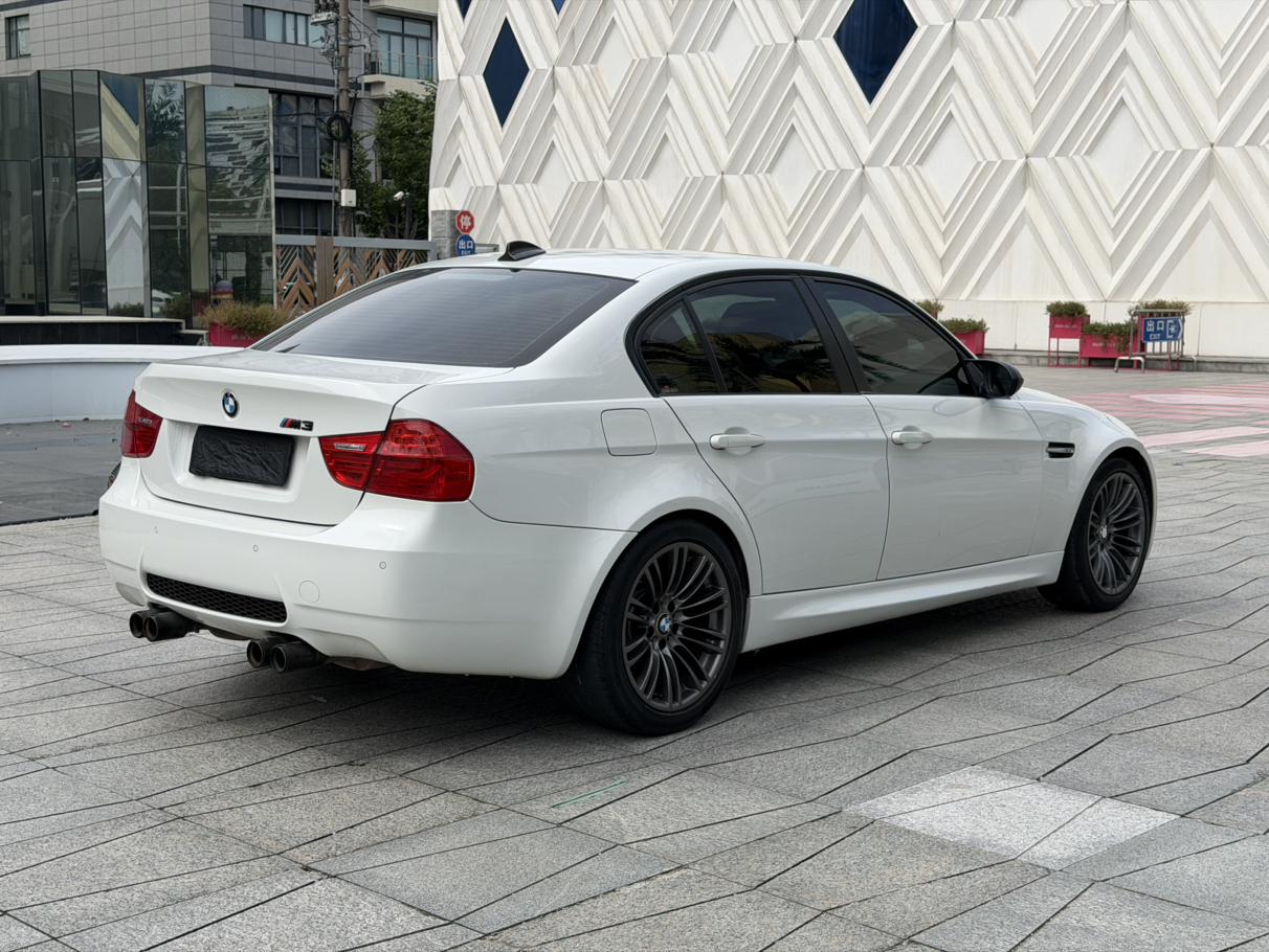 BMW M3 2009 thumb 3