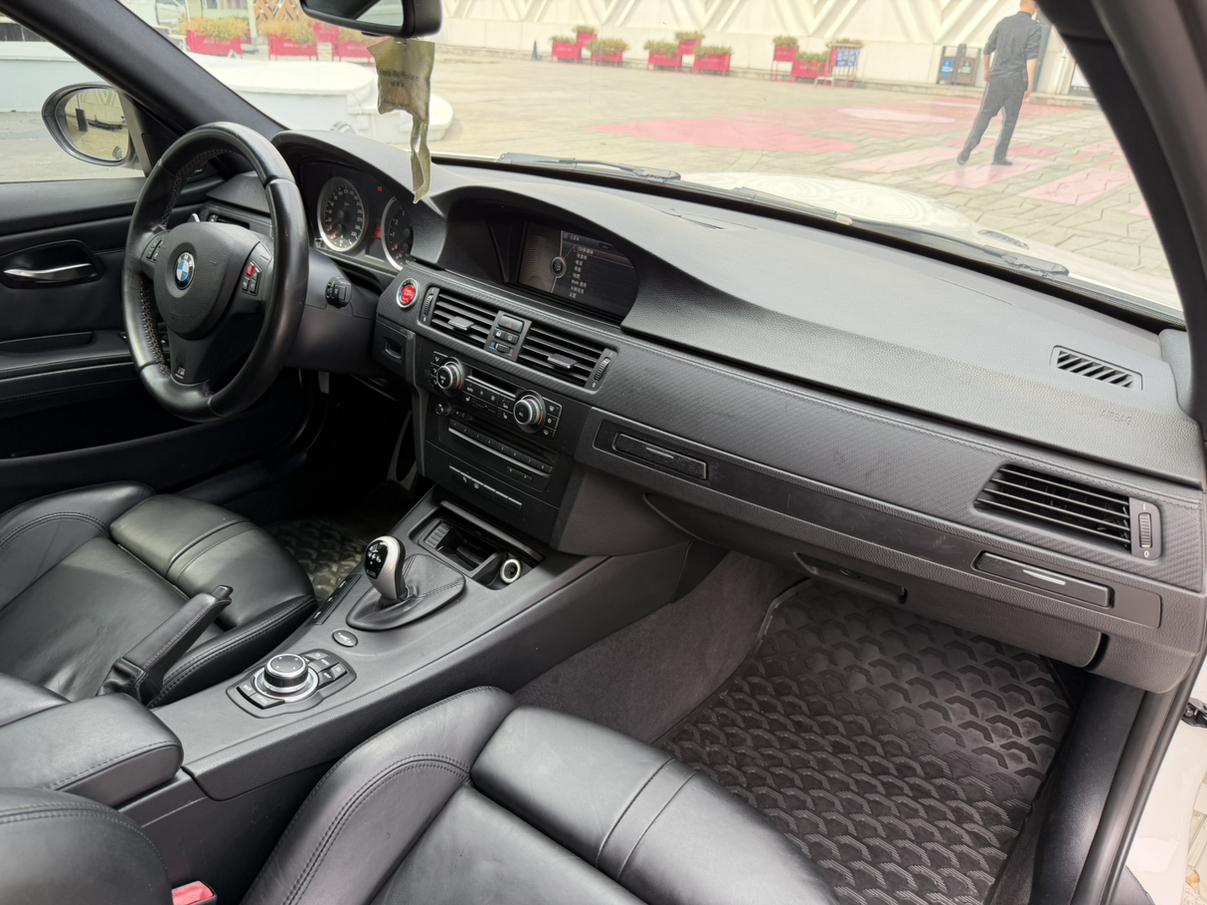 BMW M3 2009 thumb 7