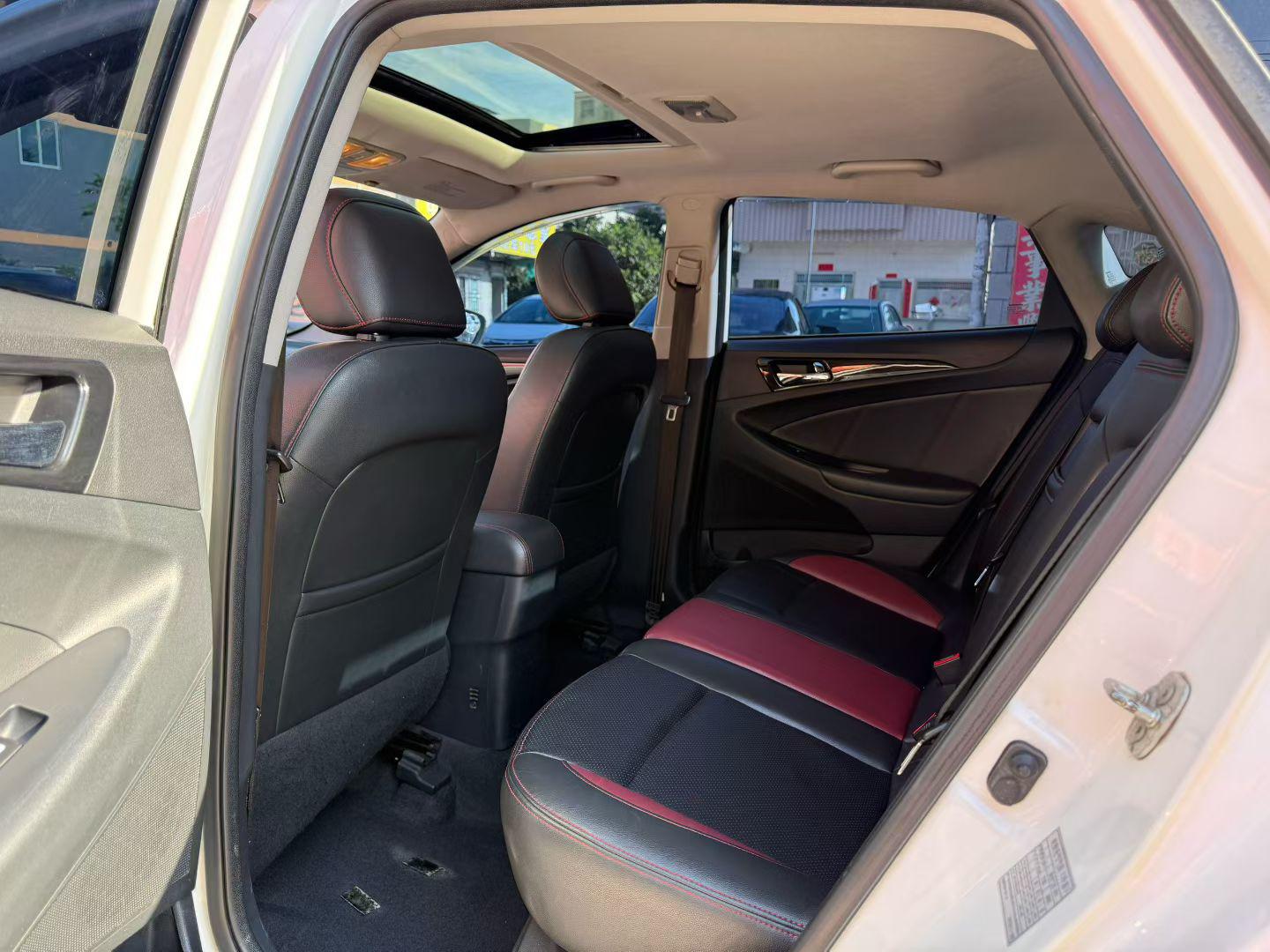 Changan Eado 2015 thumb 7