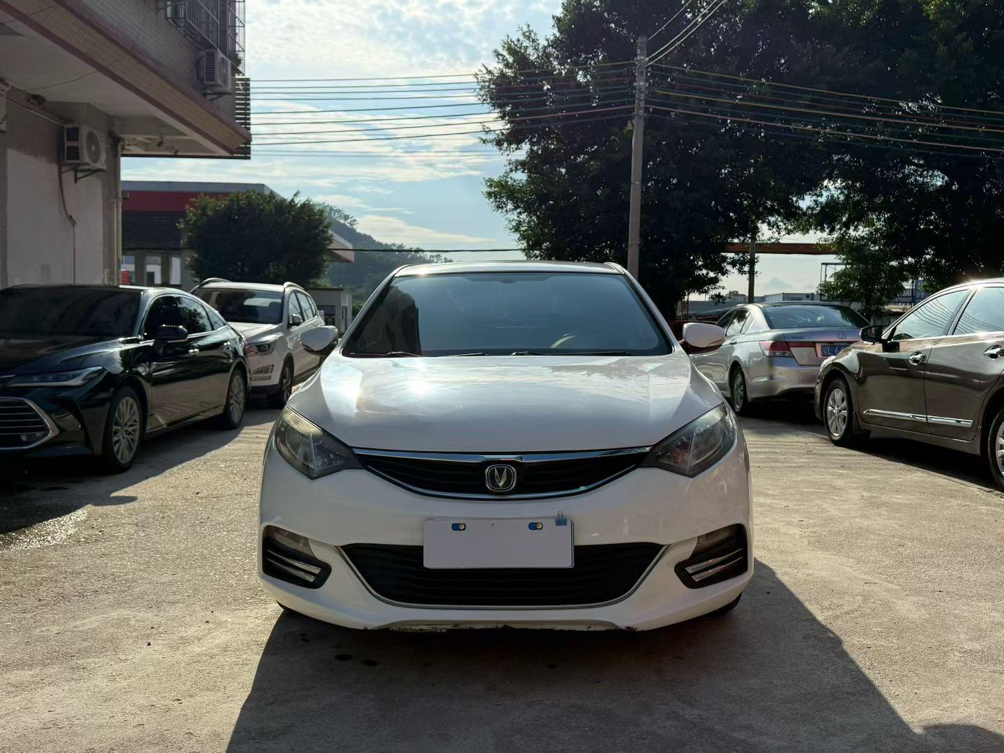 Changan Eado 2015 thumb 9