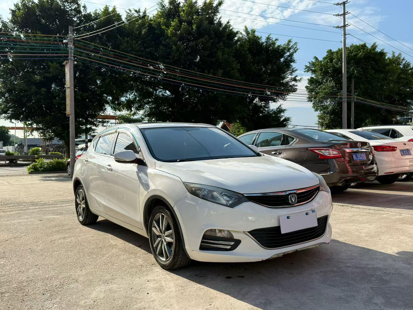 Changan Eado 2015 thumb 10