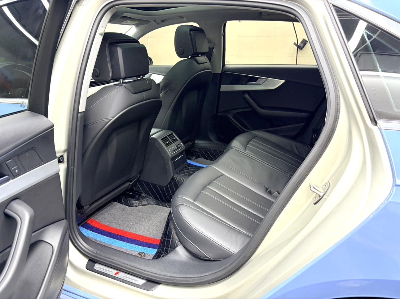 Audi A4 2022 thumb 7