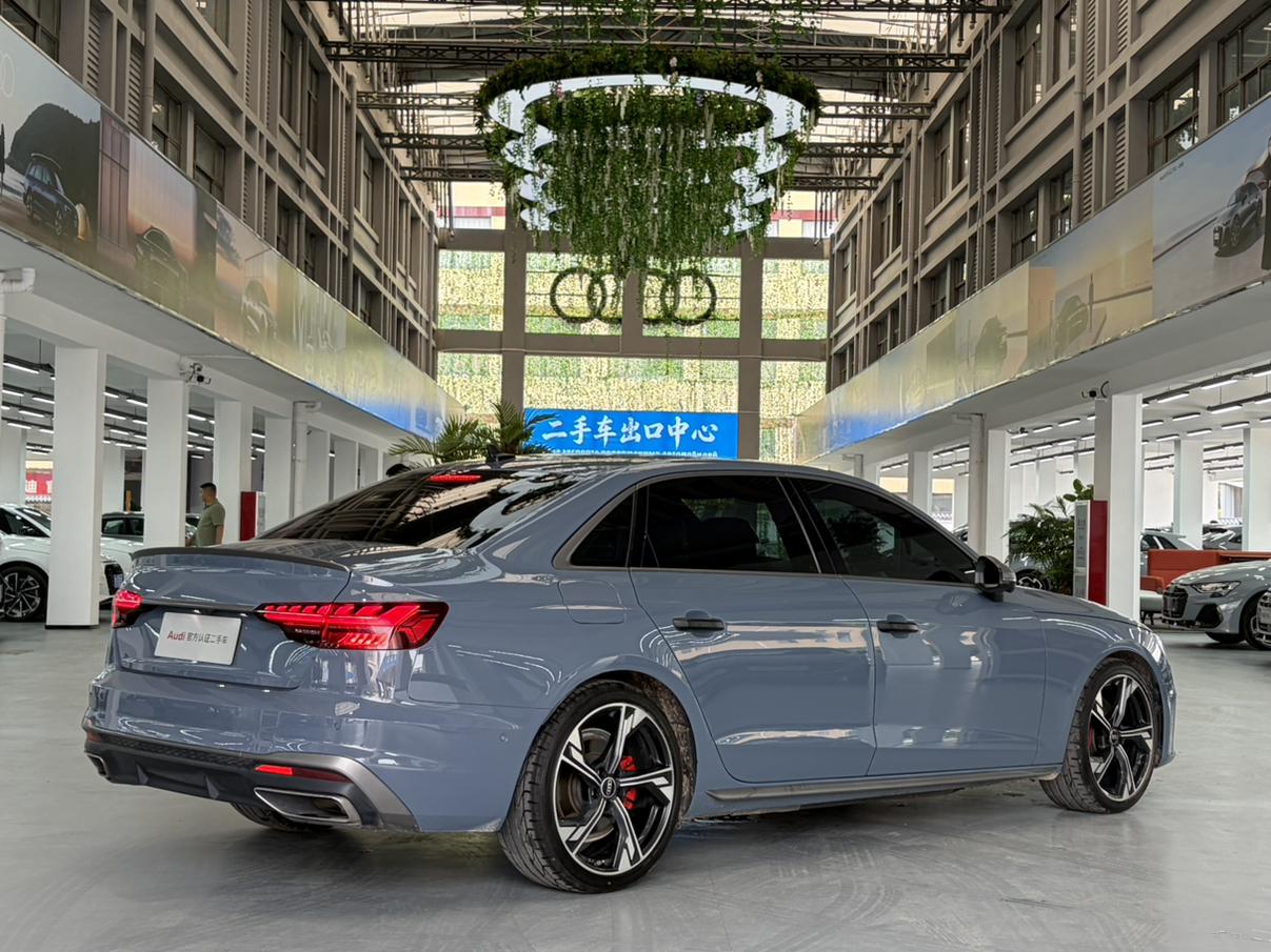 Audi A4 2022 thumb 2