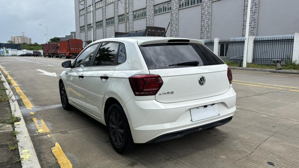 Volkswagen Polo 2019 thumb 2
