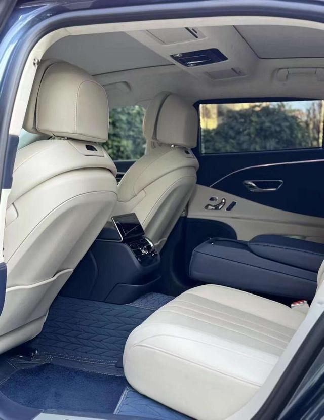 Bentley Fei Chi 2022 thumb 4