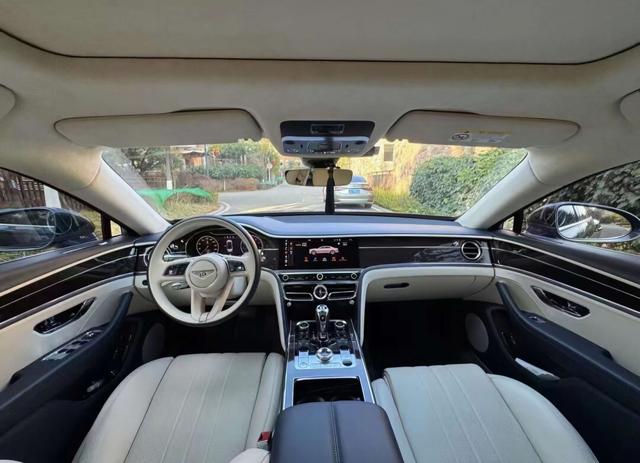 Bentley Fei Chi 2022 thumb 6