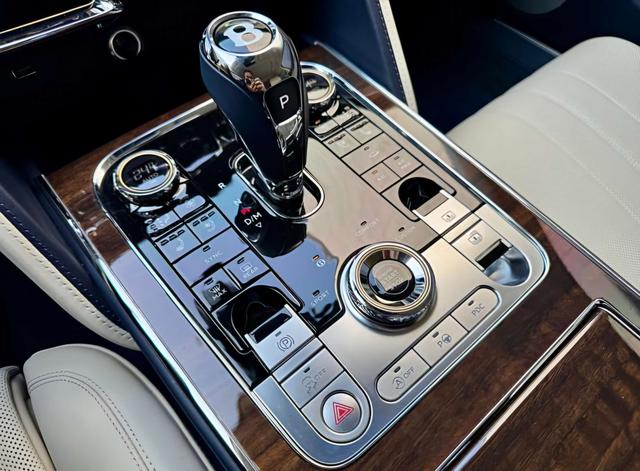 Bentley Fei Chi 2022 thumb 7