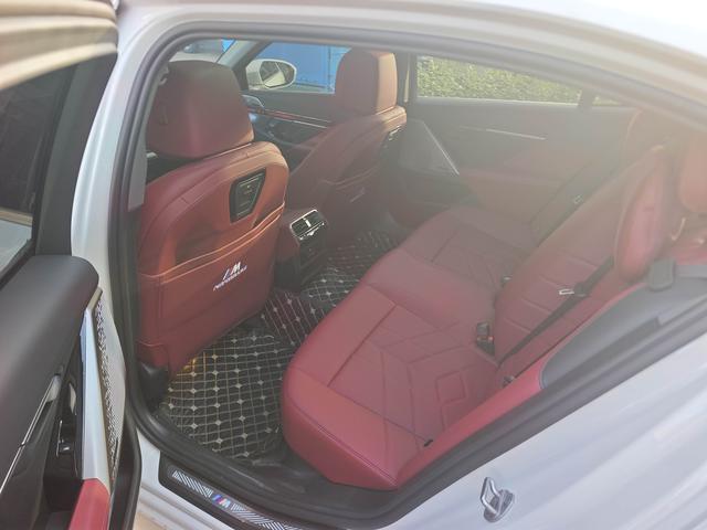 BMW 5 серии 2025 thumb 7
