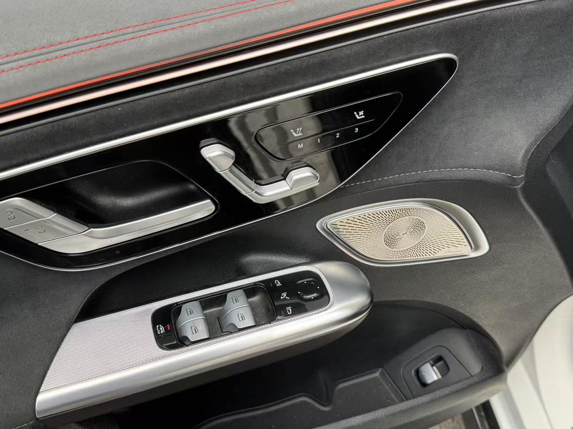Mercedes-Benz EQE AMG 2023 thumb 10