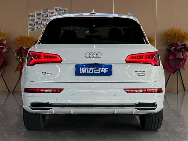 Audi Q5 2018 thumb 2