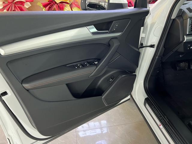 Audi Q5 2018 thumb 7