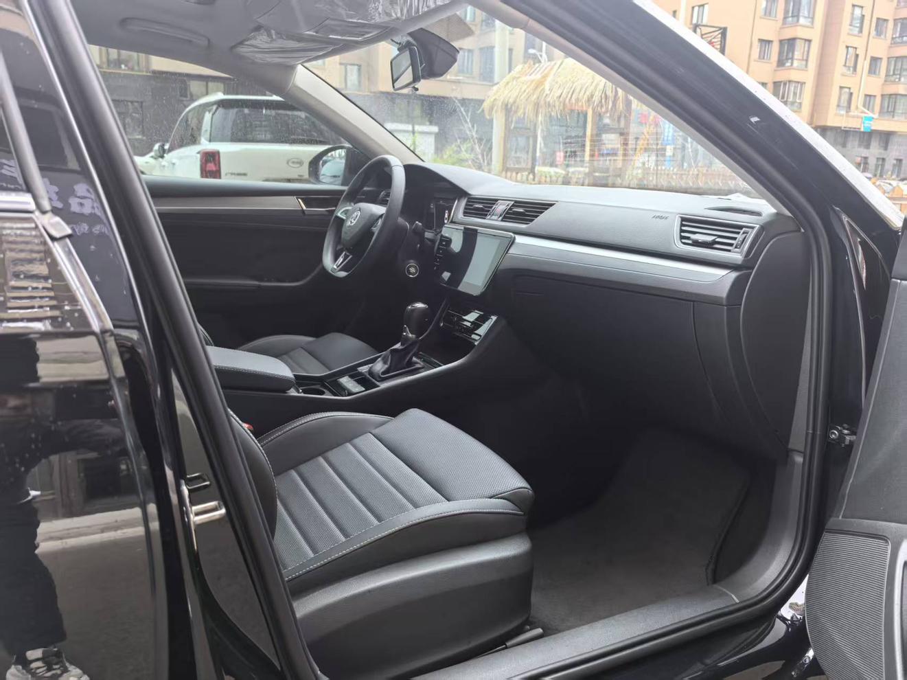 Skoda Su Pai 2023 thumb 5