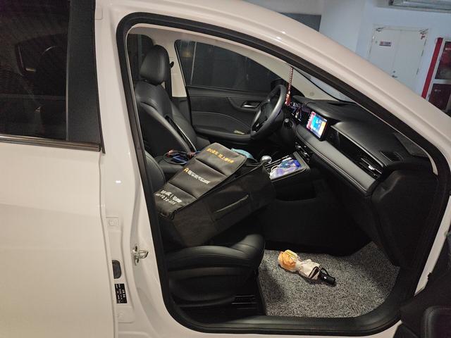 Roewe i5 2024 thumb 6