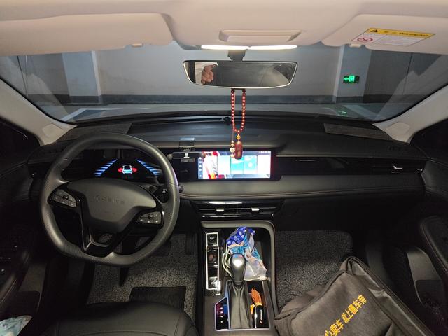 Roewe i5 2024 thumb 8