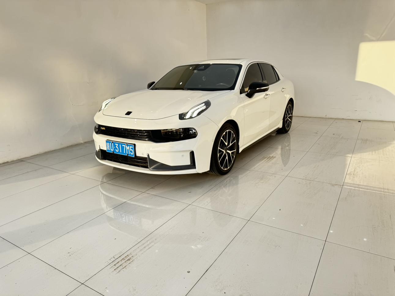 Lynk & Co 03 2019 thumb 12