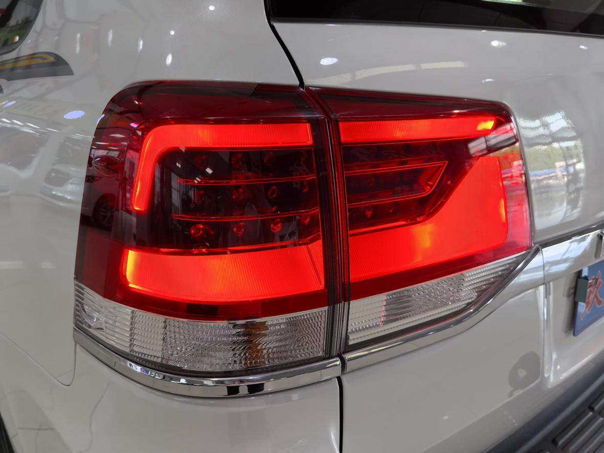 Toyota Land Cruiser 2015 thumb 6