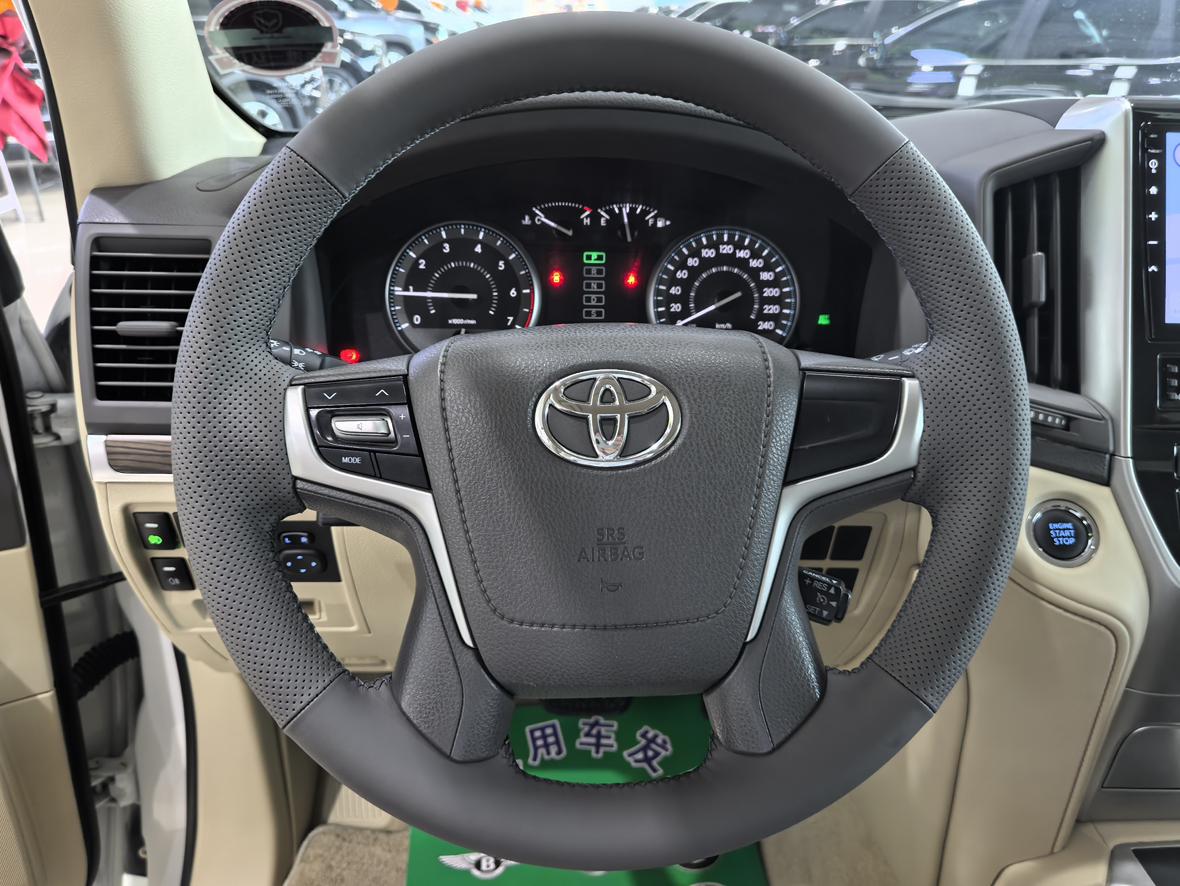 Toyota Land Cruiser 2015 thumb 11