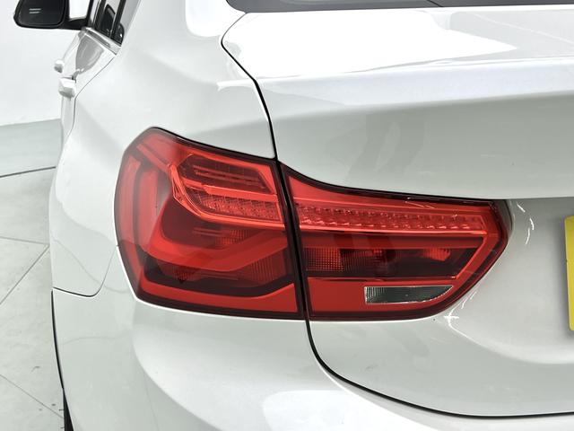 BMW 1 серии 2018 thumb 11