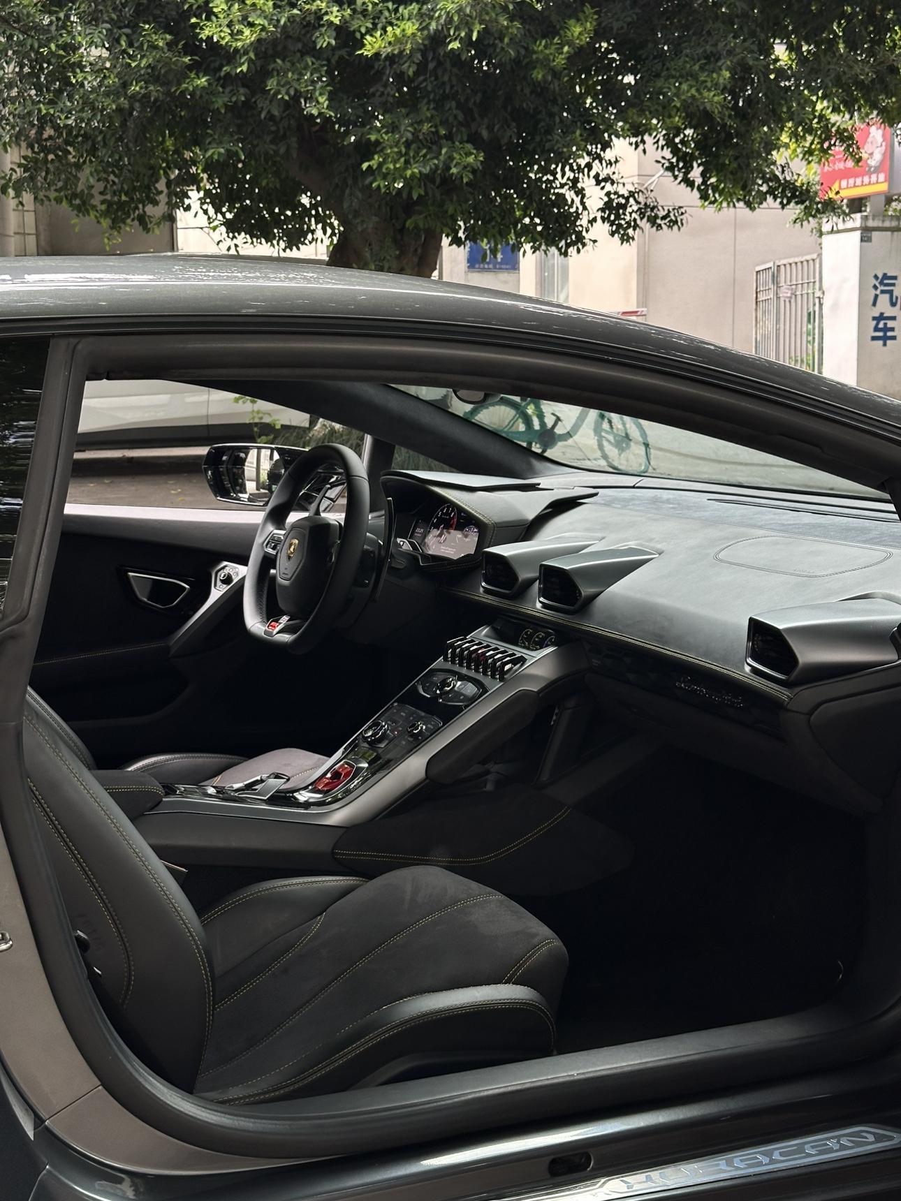 Lamborghini Huracán 2014 thumb 8