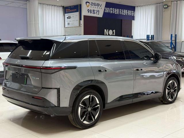 Toyota 3X 2025 thumb 4
