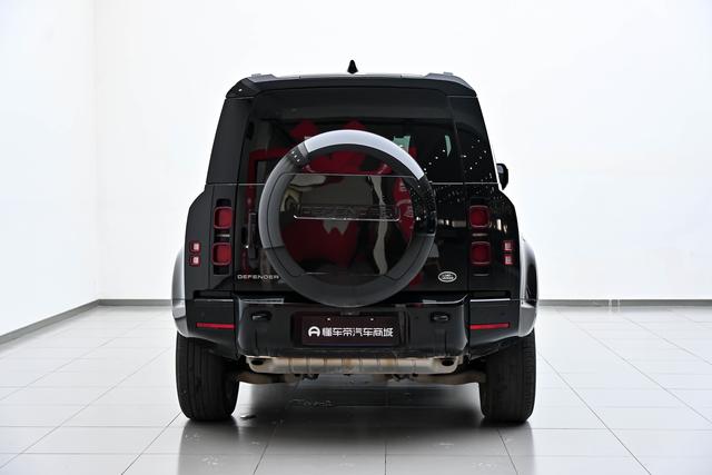 Land Rover Defender 2024 thumb 4