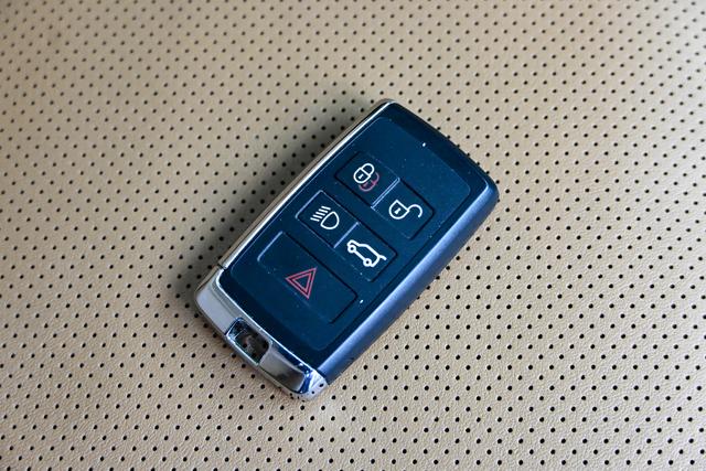 Land Rover Defender 2024 thumb 9