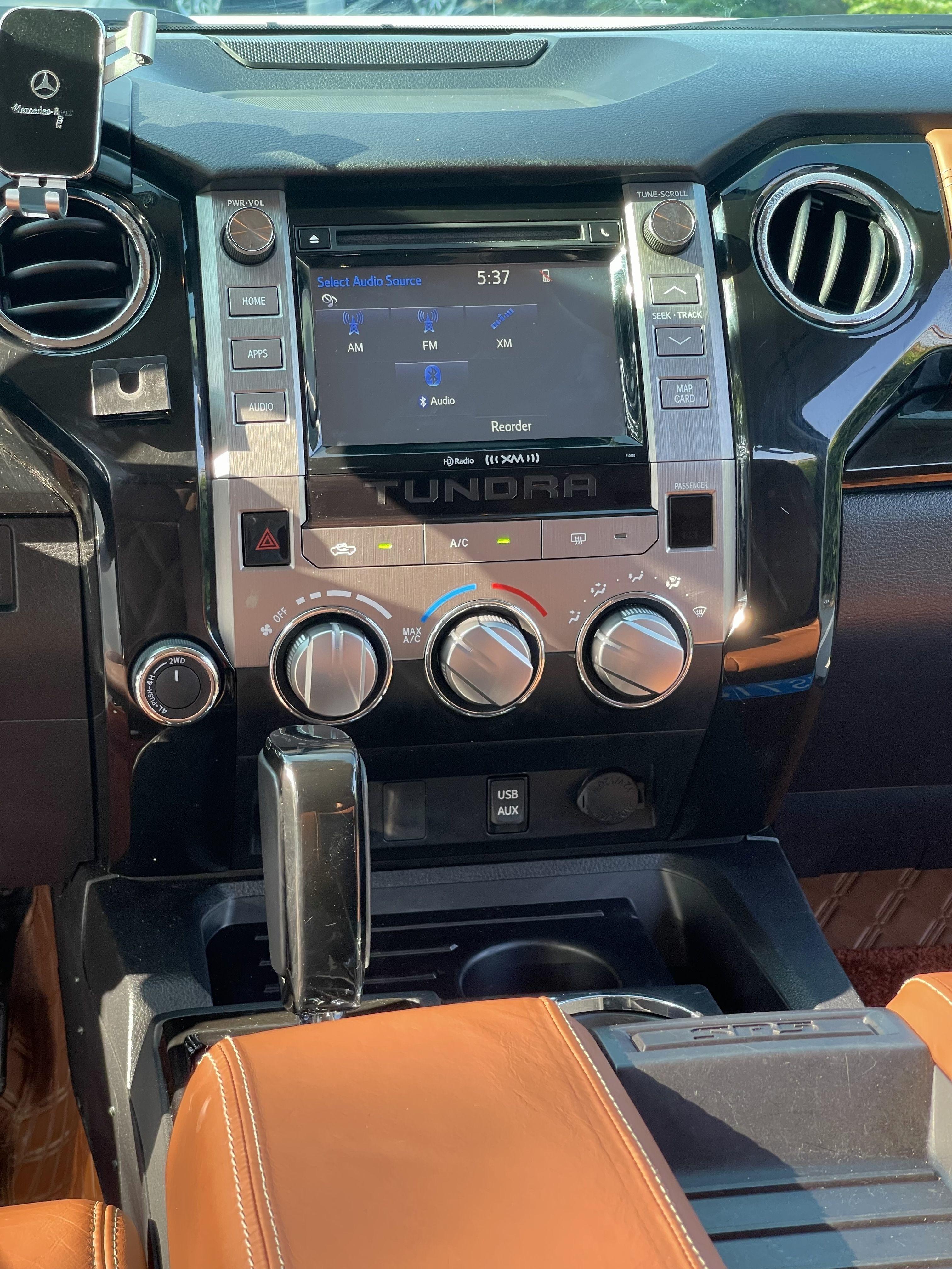 Toyota Fortuner 2014 thumb 11