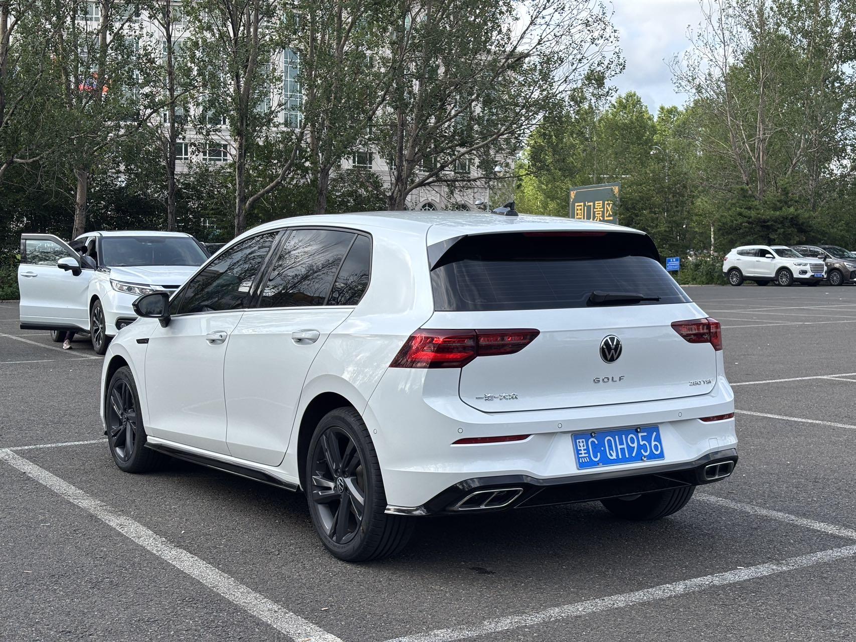 Volkswagen Golf Sportsvan 2023 thumb 2