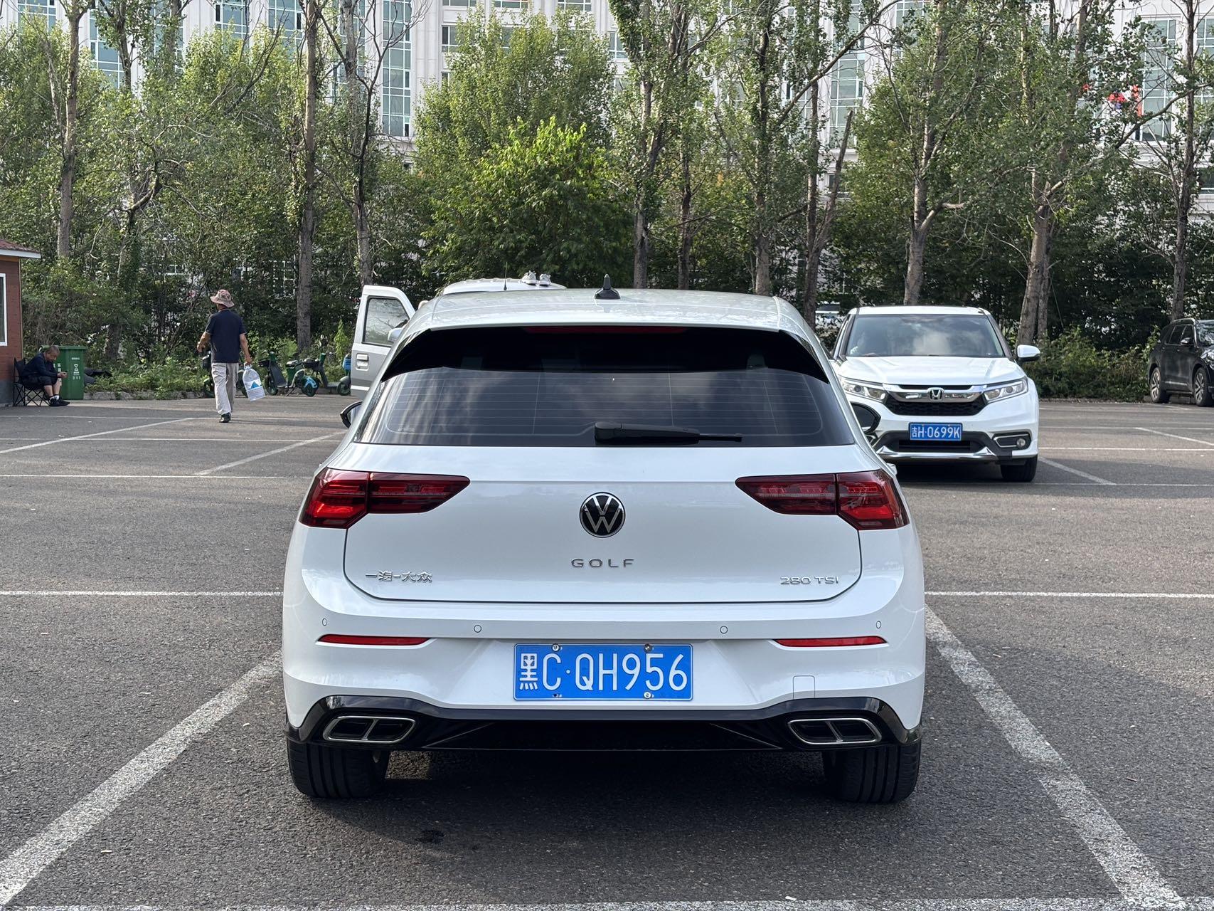Volkswagen Golf Sportsvan 2023 thumb 3