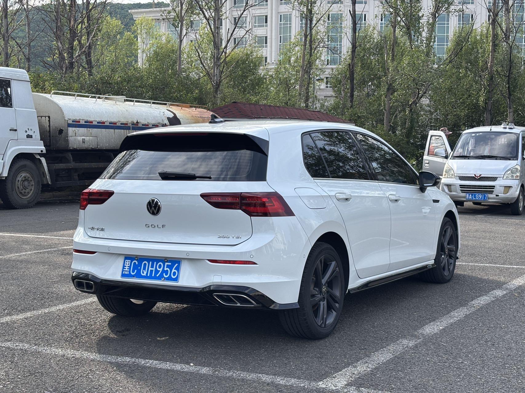 Volkswagen Golf Sportsvan 2023 thumb 4