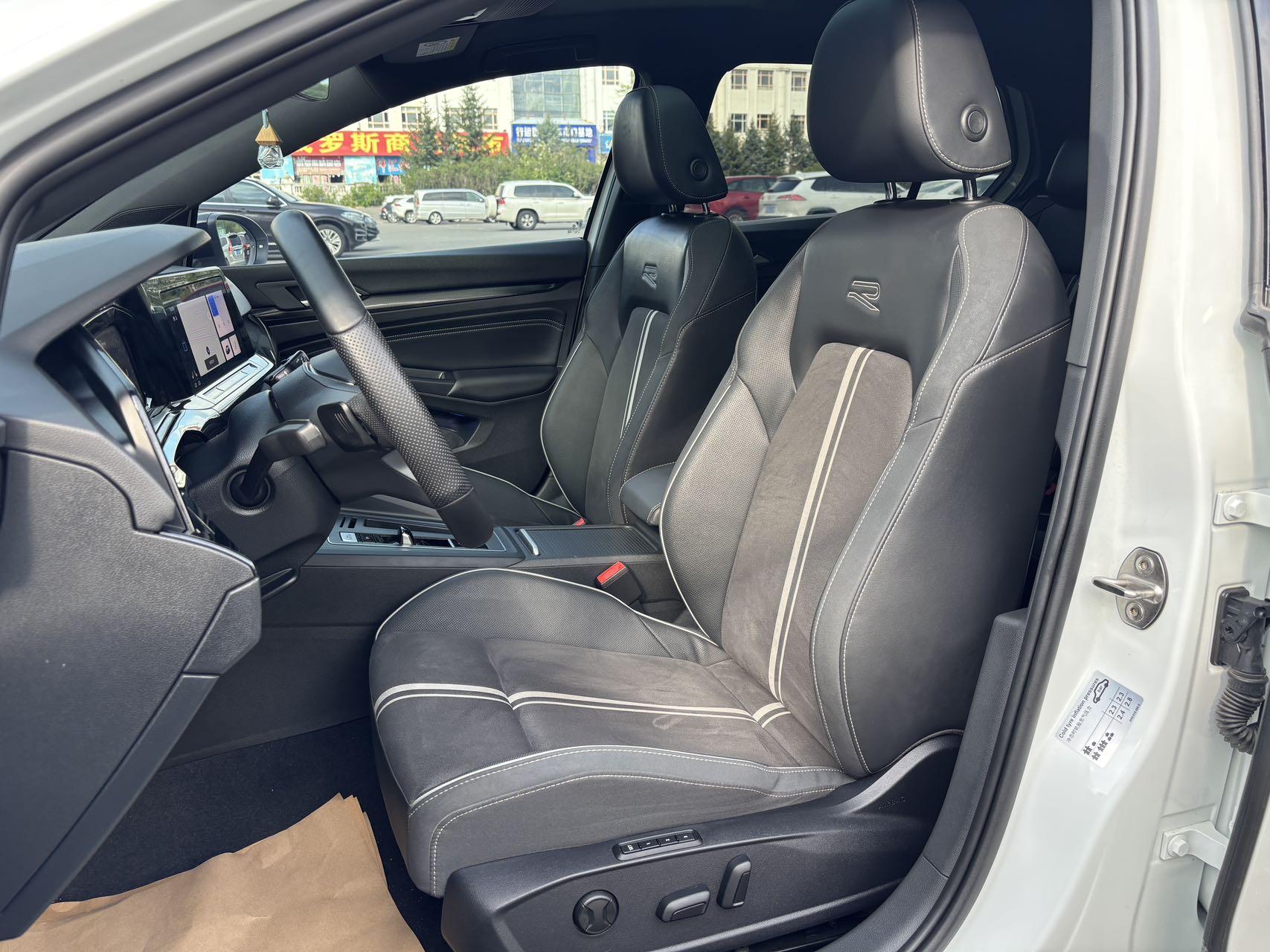 Volkswagen Golf Sportsvan 2023 thumb 12