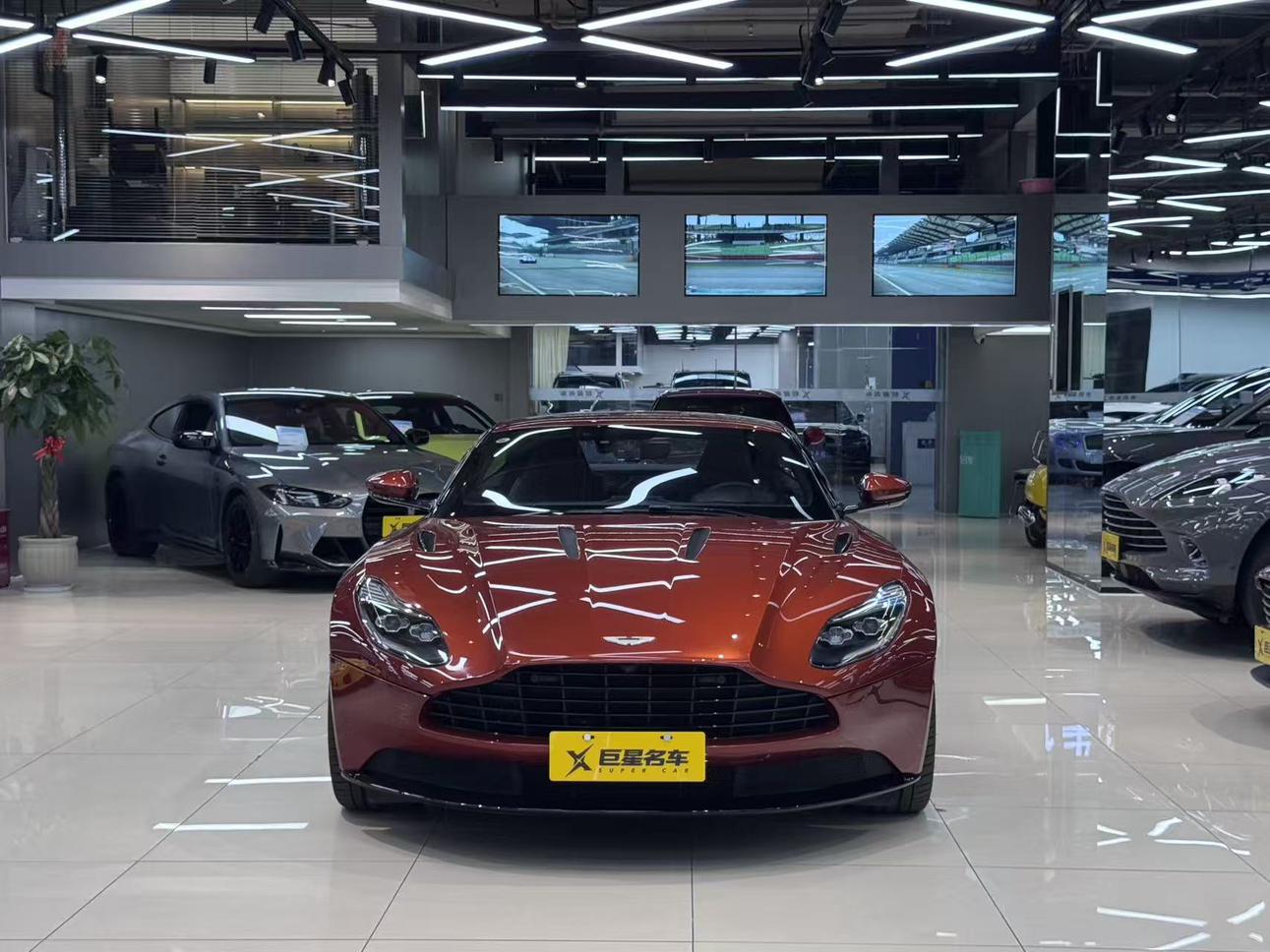 Aston Martin DB11 2016 thumb 9