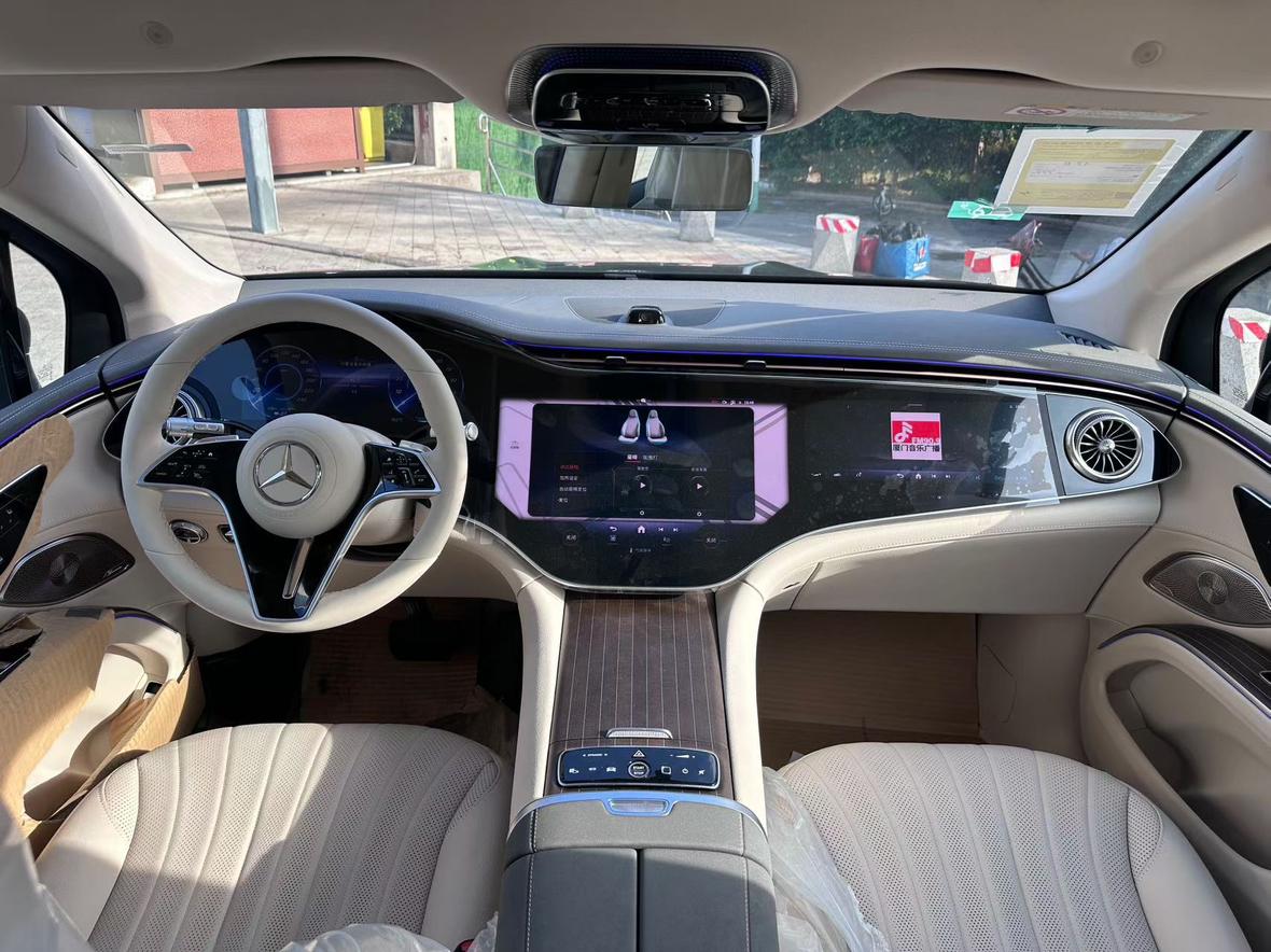 Mercedes-Benz EQS SUV 2025 thumb 5