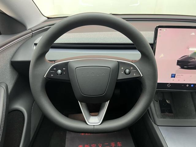 Tesla Model 3 2025 thumb 11